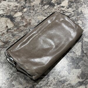 Hobo Leather Wallet Clutch in Taupe Gray